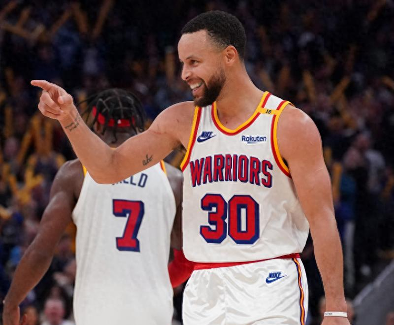 Ning与50激战快船分钟，败北胜负难料！，费德勒焦点对战再创辉煌时刻