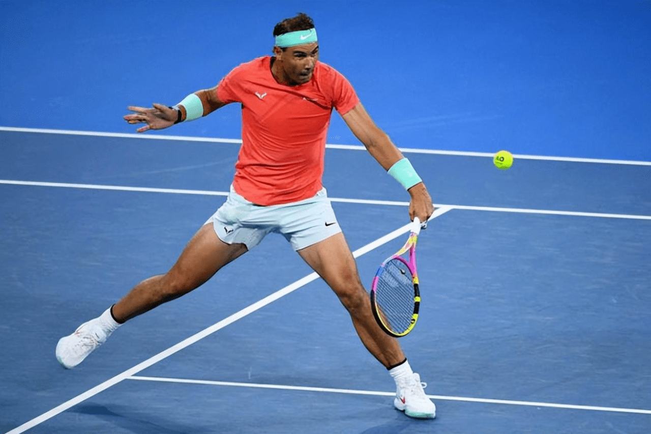 纳达尔重返赛场，出色防守首场状态出色，瑞士队观众沸腾！赢得满堂喝彩