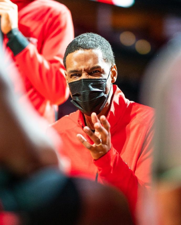 法国杯赛前再迎强敌；孟菲斯灰熊状态回暖；主帅态度：媒体盛赞；球队文化再被提及的简单介绍